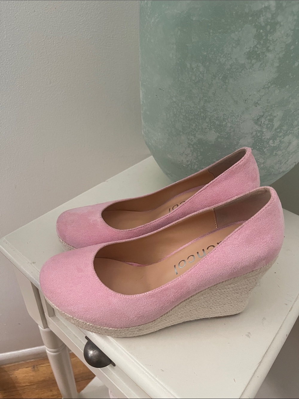 Women's Pink Suede Wedge Pumps